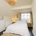 Historic House With Log Burner And Countryside Views, Dog Friendly, Near York Holiday home Cawood