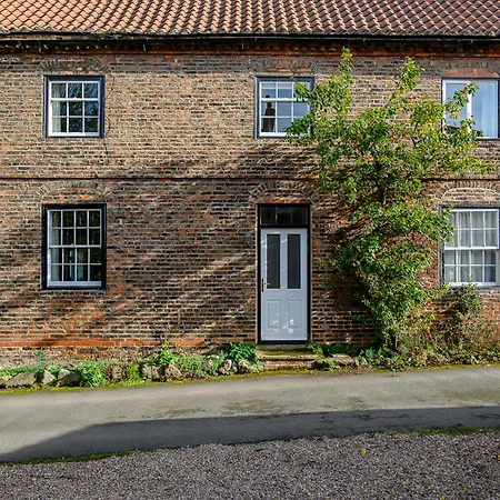 בית נופש Beautiful Historic House With Log Burner And Countryside Views Near York Cawood