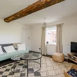 Tatil Evi Historic Riverside House - Village Walks & Easy York Access