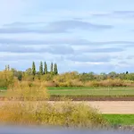Historic Riverside House - Village Walks & Easy York Access * Cawood
